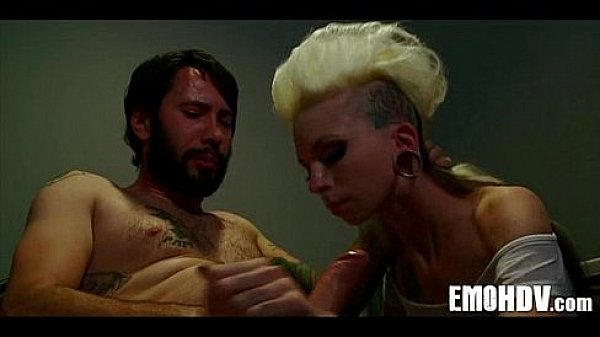 Nonton Emo Babe With Tats Gets Some Dick 127 thumbnail