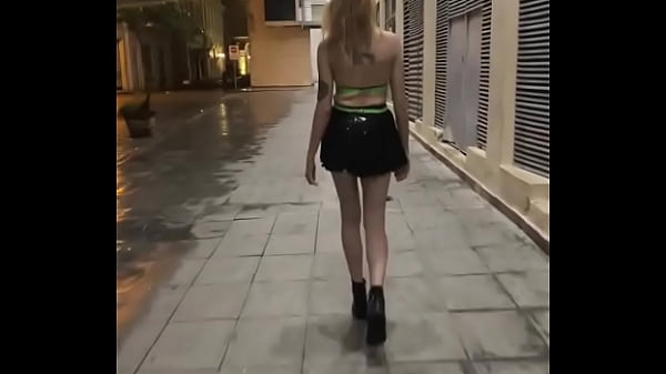Play MP4 - Shiny greetings from the streets of old Havana&comma; Cuba  &num;latexinpublic