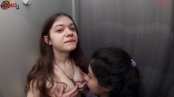 Play MP4 - A day at the mall