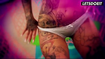 I Pulled My Top Off For The Painter And He Grabbed My Tits So Hard I Moaned Right There thumbnail