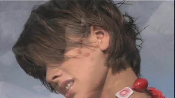 Play MP4 - Brunette babe is on the rocks - Demi Allen