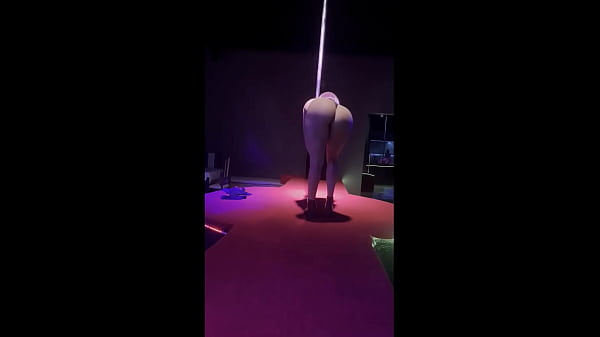 Nonton Depois Do Meu Show Na Casa De Swing, Dei Para O Seguran&ccedil;a Que Est&aacute; Pau Duro Me Assistindo thumbnail