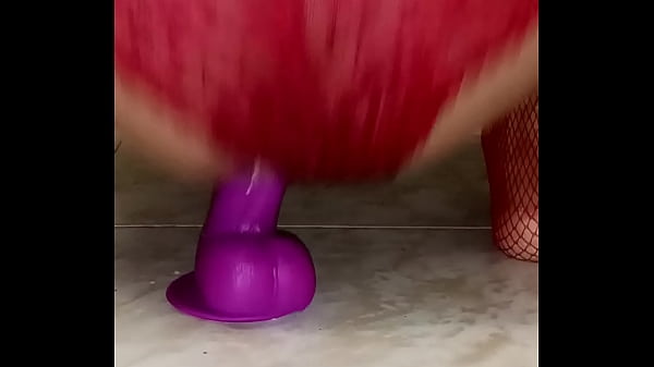 Play MP4 - Mi culito insaciable comiendose mis juguetes ricos y casi me rompe mi calzon