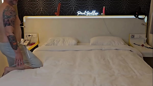 Nonton J'ai R&eacute;ussi &agrave; S&eacute;duire Paul $talker, Mais Je Ne Savais Pas &agrave; Quoi M'attendre ... thumbnail