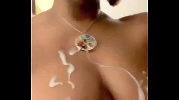 Nonton #tittytuesday #teasetuesday #ebonytitties #nobra #bigblacktitties #transtitties ##ebonybbw #ebonymature #blacktwitterporn ... thumbnail