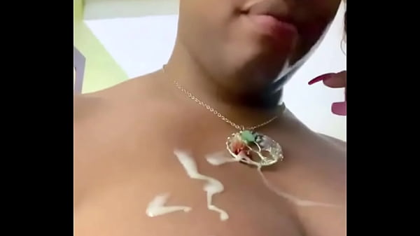 #tittytuesday #teasetuesday #ebonytitties #nobra #bigblacktitties #transtitties ##ebonybbw #ebonymature #blacktwitterporn 