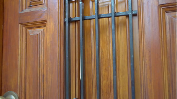 Nonton Neighbor Lends A Hand thumbnail