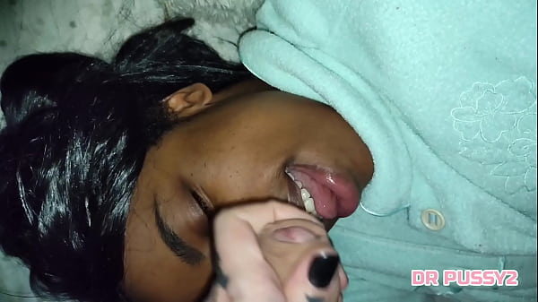 EJACULA&Ccedil;&Atilde;O NA AFRICANA SEM LIMITES 