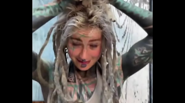 This little kitty loves my dreadlocks! ?Do youts play with your hair too?#KittyLove #DreadlockVibes #FurryFrie...