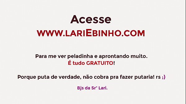 Play MP4 - Esposa com tes&atilde;o passando hidratante e alisando a bucetinha&period; &Eacute; uma Hotwife muito safada&comma; mostrando bem de perto o bucet&atilde;o&excl;