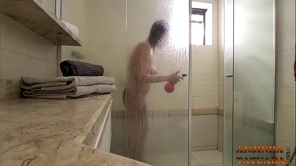 Fuiflagrada me_preparando para o banho