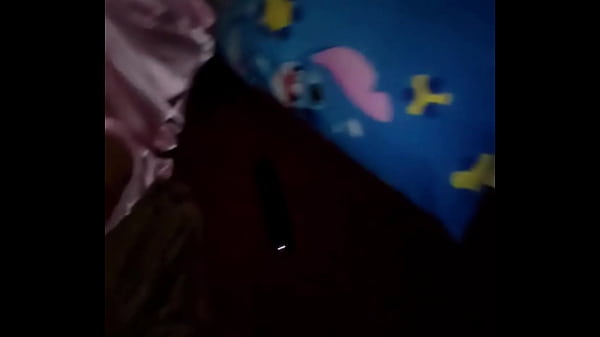 Play MP4 - shh shh no vayas a gritar&excl;&excl; padrastro se folla a su hijastra uerm la siesta