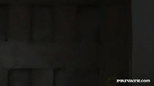 Nonton Carol Takes Advantage Of A Man Who Is Resting And Fucks Him Hard thumbnail