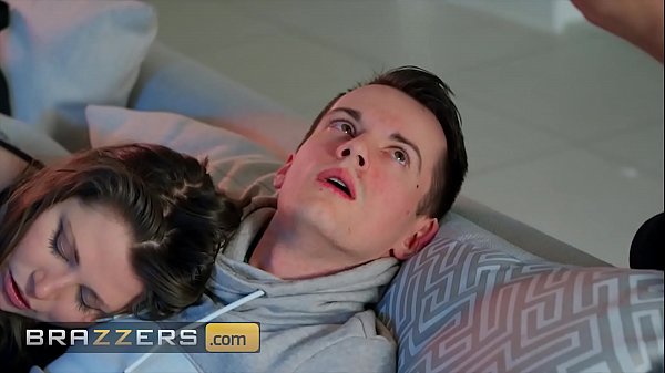 Play MP4 - &lpar;Sam Bourne&rpar; Cant Get Physical With His Girlfriend But He Is Horny For Her &lpar;Michelle Thorne&rpar; - Brazzers