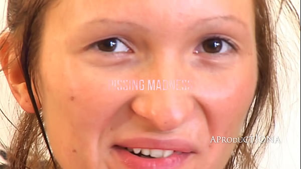 Play MP4 - PISSING MADNESS