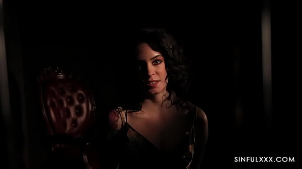 Play MP4 - BDSM Lesbian Lovers