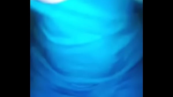 Nonton Me Fasina Tener Hielo Bien Fr&iacute;o Recorrer Mi Cuerpo thumbnail