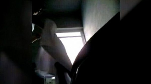 C&aacute;mara escondida a compa&ntilde;era con delicioso culito en el ba&ntilde;o