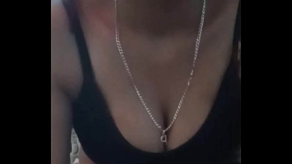 !DIOS SANTO! Como no masturbarme vi&eacute;ndola si se le marca todo el burros 