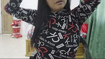 Nonton I Have A New Friend This Christmas!! Big-breasted Exhibitionist Touches Her Breasts And Caresses Her Clitoris While Fantasizing About Santa Claus thumbnail