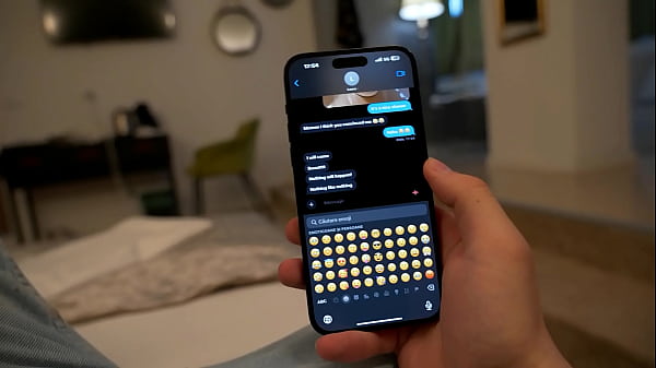 Nonton I Meet A Boy On Tinder thumbnail