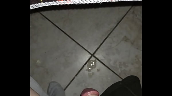 Mi masturbo mentre guardo un film I masturbate while watching a_movie