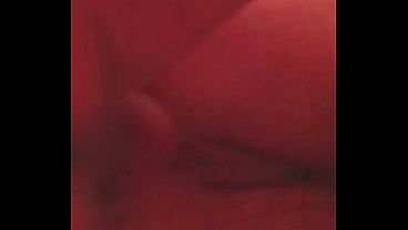 Mi novio me pone el cuerno con mi amiga y yo tomo video y me toco 