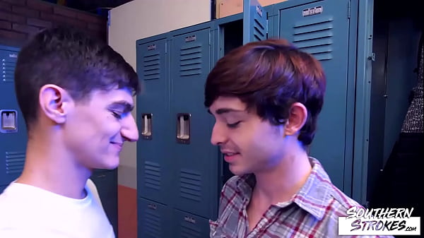 Locker Room Bareback With Young Amateurs 