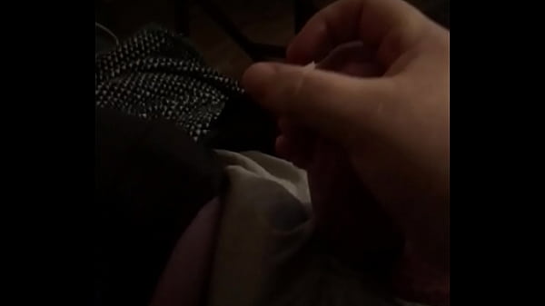 Morning handjob from_sister