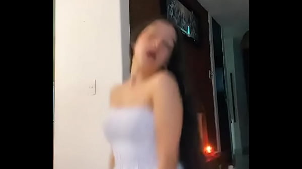 Nonton Shaula Ponce Sexy Mini Short Y Culo Y Piernas, Movimientos Calientes thumbnail