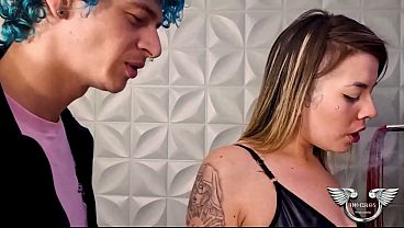 Play MP4 - Humilha&ccedil;&atilde;o em grupo - as mulheres foderam o cu dele