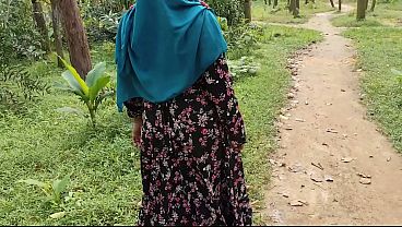 Nonton While Walking In The Jungle, He Took An Indian Bengali Girl Home And Fucked Her Hard Video. thumbnail