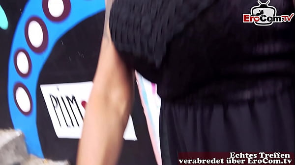 Play MP4 - D&uuml;nne deutsche blonde milf schlampe verf&uuml;hrt Mann zu outdoor Sex date