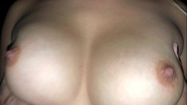 Play MP4 - Novinha gostosa sentando no meu pau e pegando nos peitos