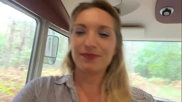 Play MP4 - Je me fais d&eacute;foncer le cul par un inconnu dans son camping car