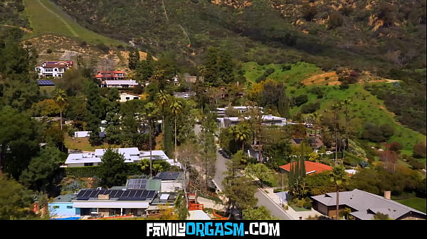 Nonton Nerd Siblings Take Actions To Their Buller Siblings thumbnail