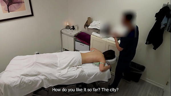 Play MP4 - A gorgeous Japanese waitress who was like "no&comma; no&comma; no&comma; I have a boyfriend" when her massage therapist was about to fuck her pussy&comma; but she finished her massage with a big smile on her face