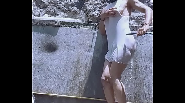 Play MP4 - Duchandome en el patio