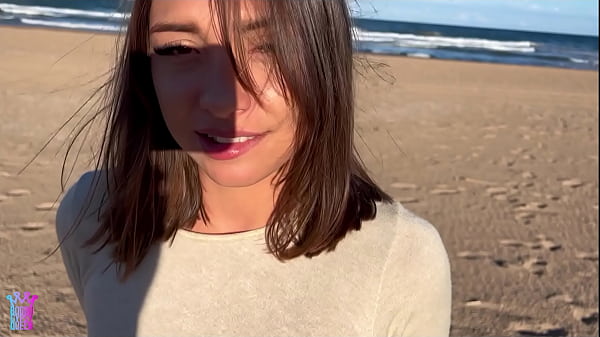 Beach goddess gypsy queen gets fucked by random guy in public