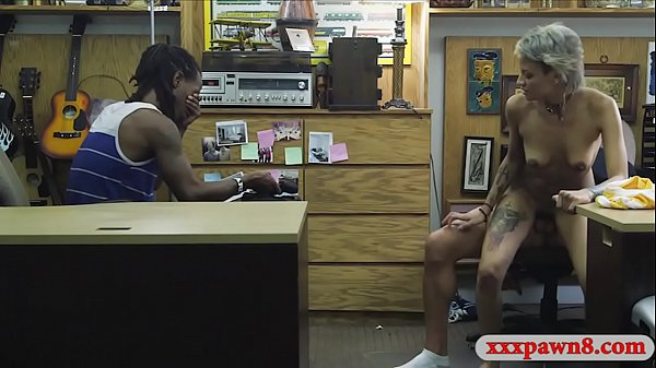 Play MP4 - Black man let the pawn man bang his gf