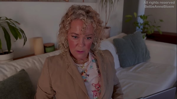 Nonton Queen Of Spades Step Mommy thumbnail