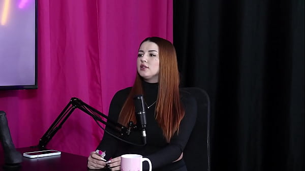 Aindanão viu um pauestranho mas o_saco eramuito caído e_apesar de achar_nojento_teve quedar umalambidaMalu Paz SHEER_RED