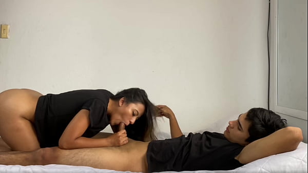 Play MP4 - Sexo ardiente con mi novia zorra - llen&eacute; a la chica traviesa de semen