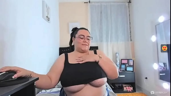 Karla Rocks Her Body to Justin Timberlake Song 