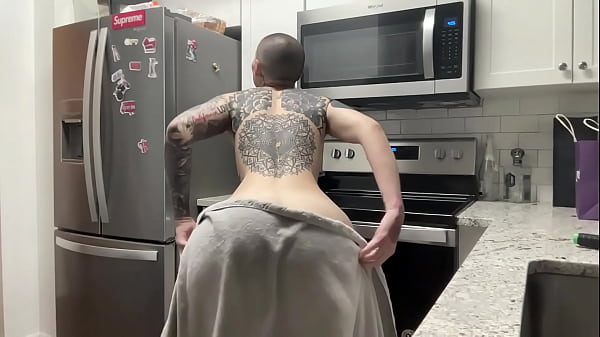 Twerking Elle August , 2022 Vlog 