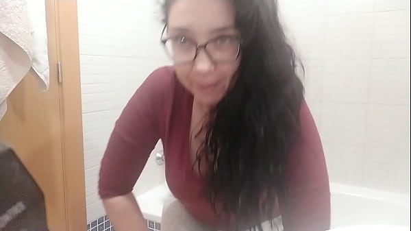Curvy Spanish Pornstar Milf Masturbates With Ruler. She Has Her P., She Touches Her Pussy And Then Takes A Bath. Leyva Hot Ctdx thumbnail