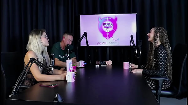 Aproveitou os nudes para monetizar fez foto se masturbando com banana e gosta de fazer atendimento mas jujube del&iacute;cia sheer red 