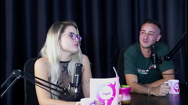 Aproveitou os nudes para monetizar fez foto se masturbando com banana e gosta de fazer atendimento mas jujube del&iacute;cia sheer red