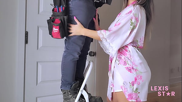 Milf gives blowjob to construction worker