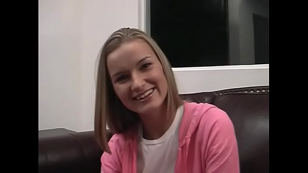 Play MP4 - She does everything to get the new job